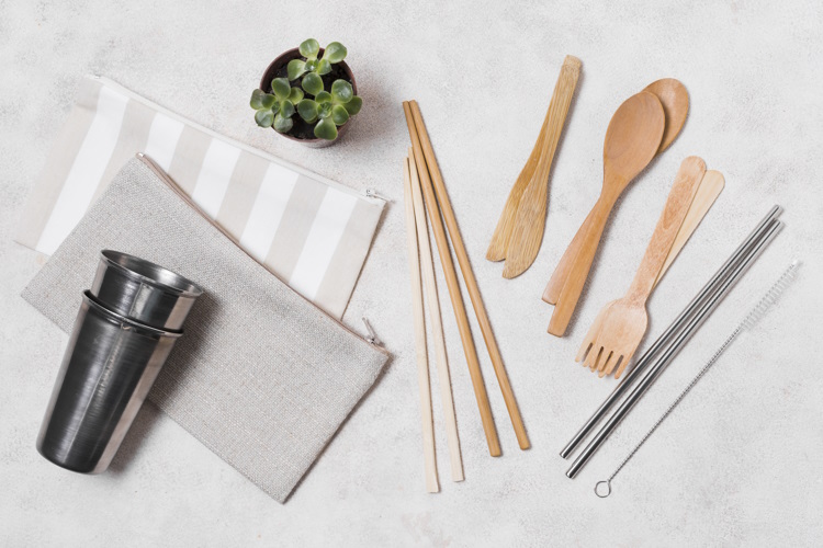 Read more about the article Minimalism on the Go: How a Travel Cutlery Set Can Simplify Your Packing List